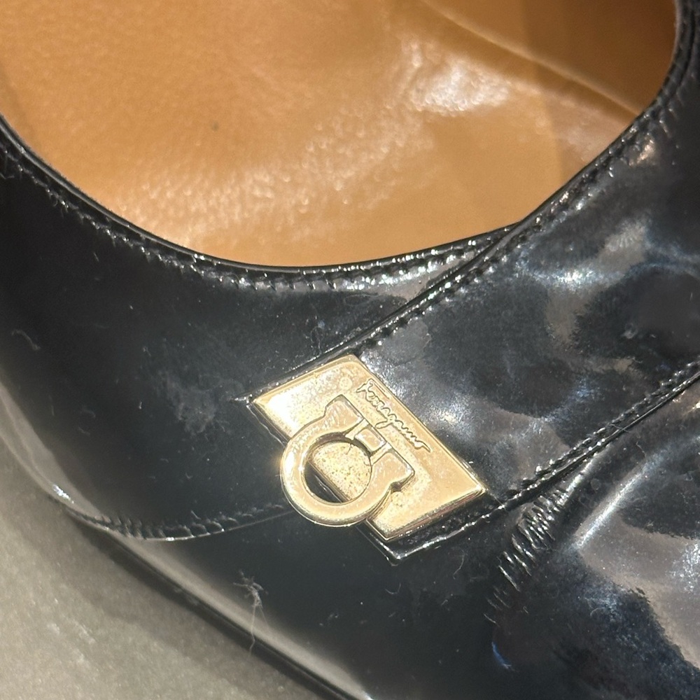 Salvatore Ferragamo Vintage Black Patent Leather Office Siren Pumps- Size 9 - Picture 6 of 7